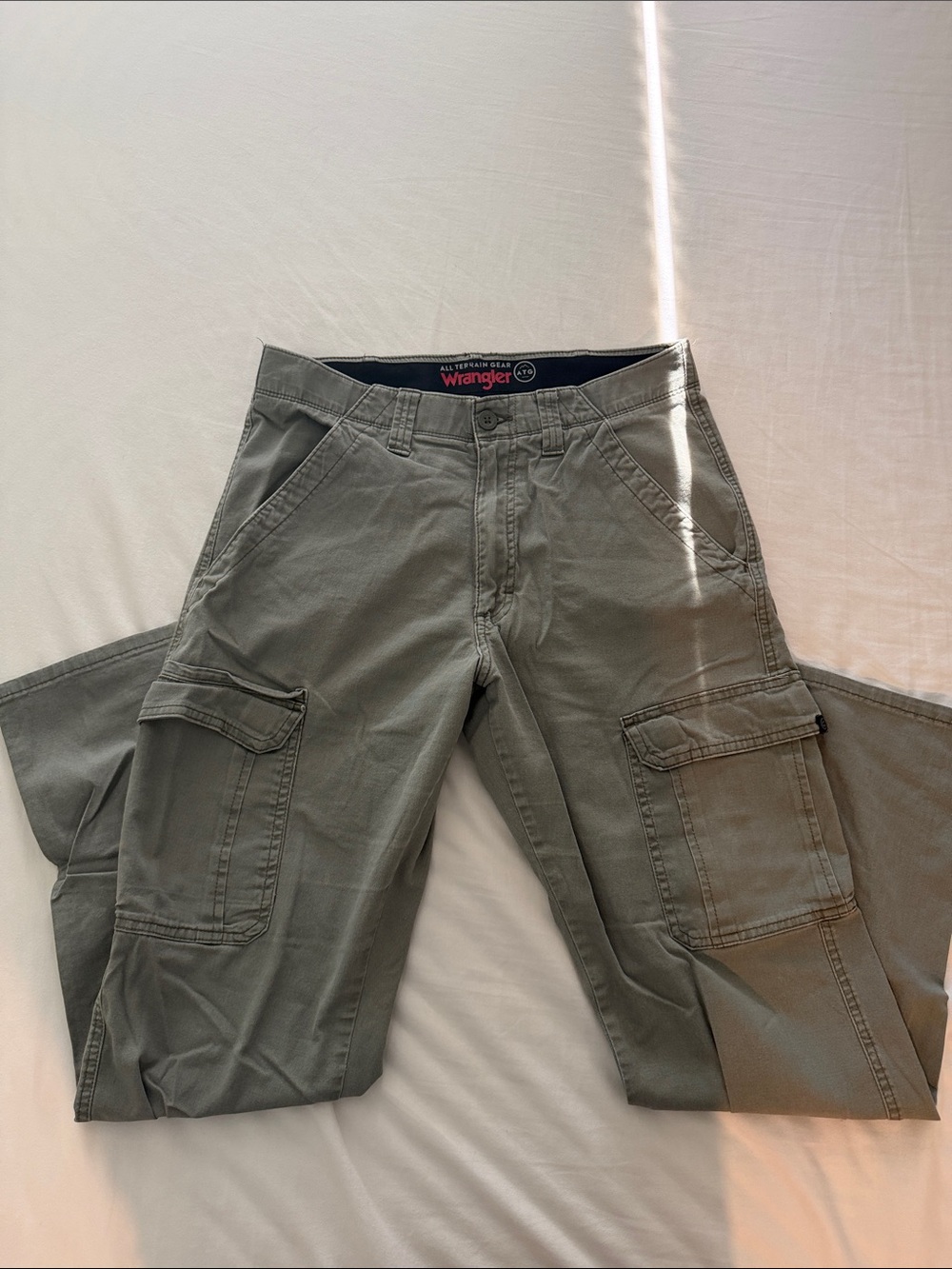 Wrangler Men's Olive Green Utility Cargo Pants